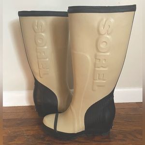 Sorel wedged rain boots